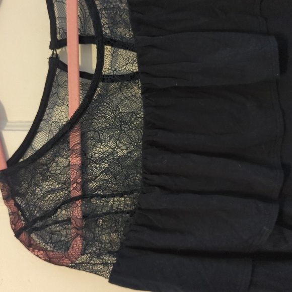 Lace and Ruffle Long sleeve - Picture 4 of 5